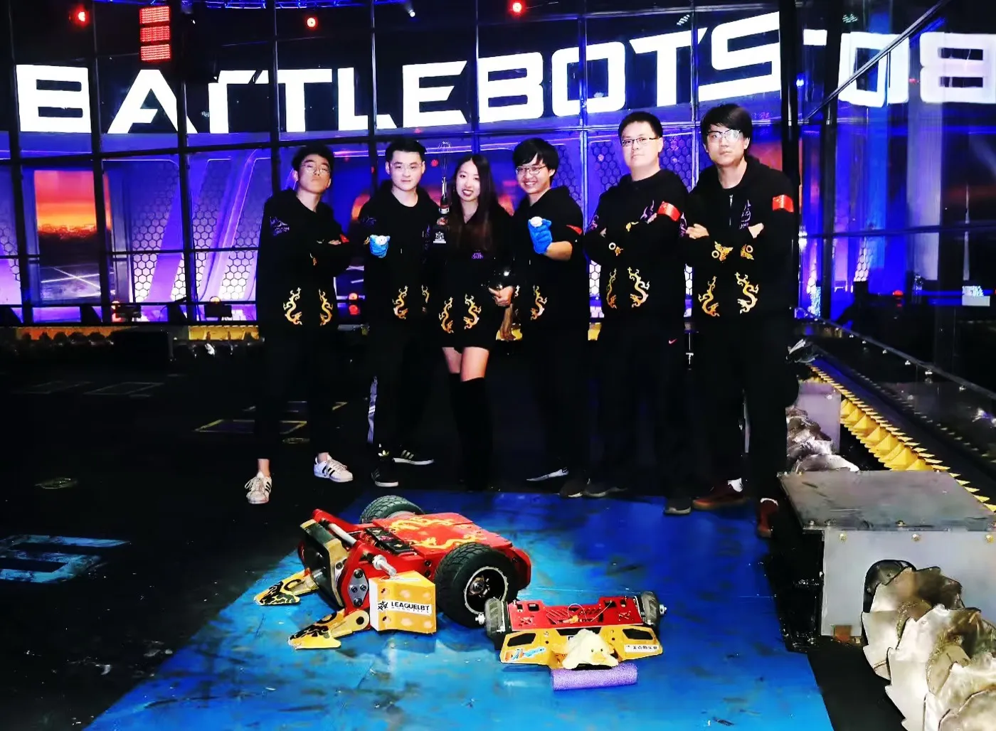 出战 BATTLEBOTS